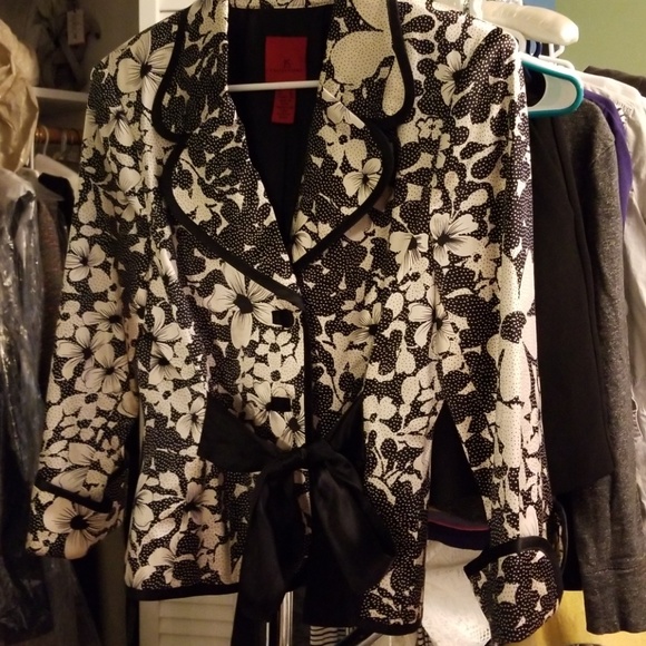 Js collection silk jacket size 10 - Picture 2 of 6